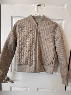 Lululemon Athletica Light Gray/Clay Reversible Jacket